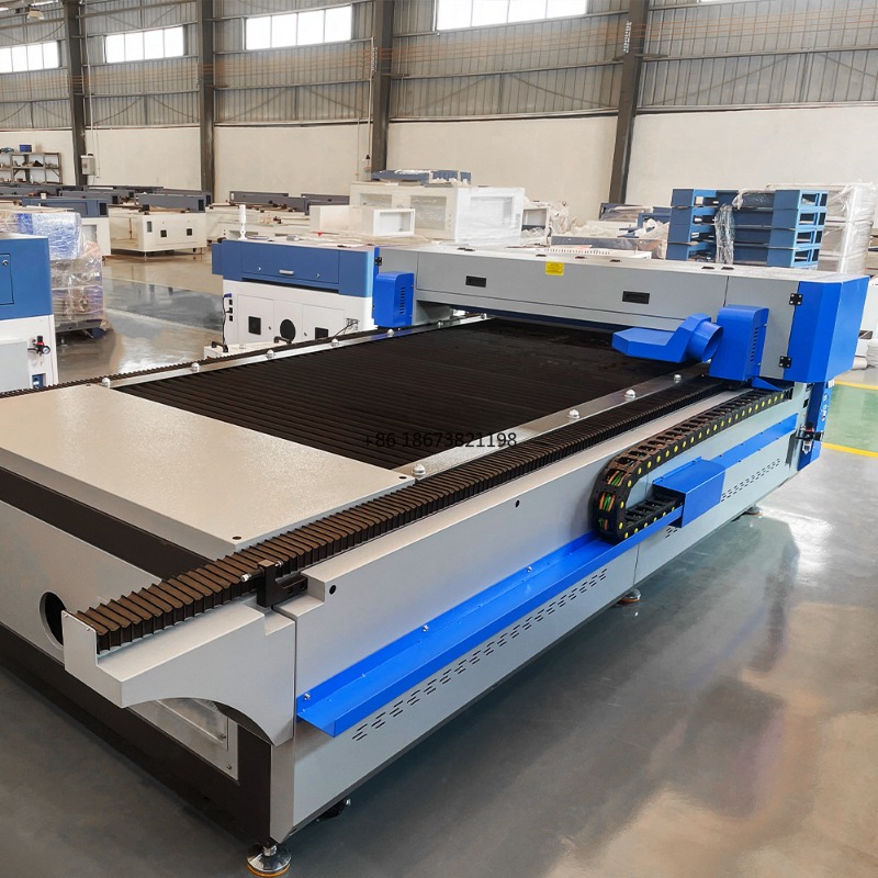 Acrylic Cutting Machine - Automatische CNC CO2 Schneid- und Graviermaschine
